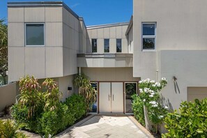 Exterior - 31 Witta Circle, Noosa Heads (Noosa Heads)