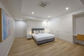 5 間睡房、書桌、熨斗/熨衫板、免費 Wi-Fi