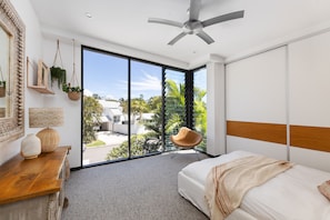 6 bedrooms, iron/ironing board, free WiFi, bed sheets