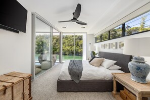 6 bedrooms, iron/ironing board, free WiFi, bed sheets - 33 Witta, Noosa Heads (Noosa Heads)