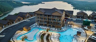 Lazy River, Pools, Lake View, Game Room, Sleeps 27