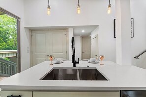 Interior - The Bright House | Lux & Comfort | 5* Location (Austin)
