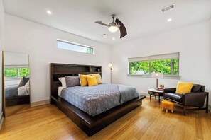3 slaapkamers, een strijkplank/strijkijzer, gratis wifi, beddengoed