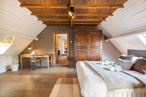 5 chambres, bureau, Wi-Fi, draps fournis
