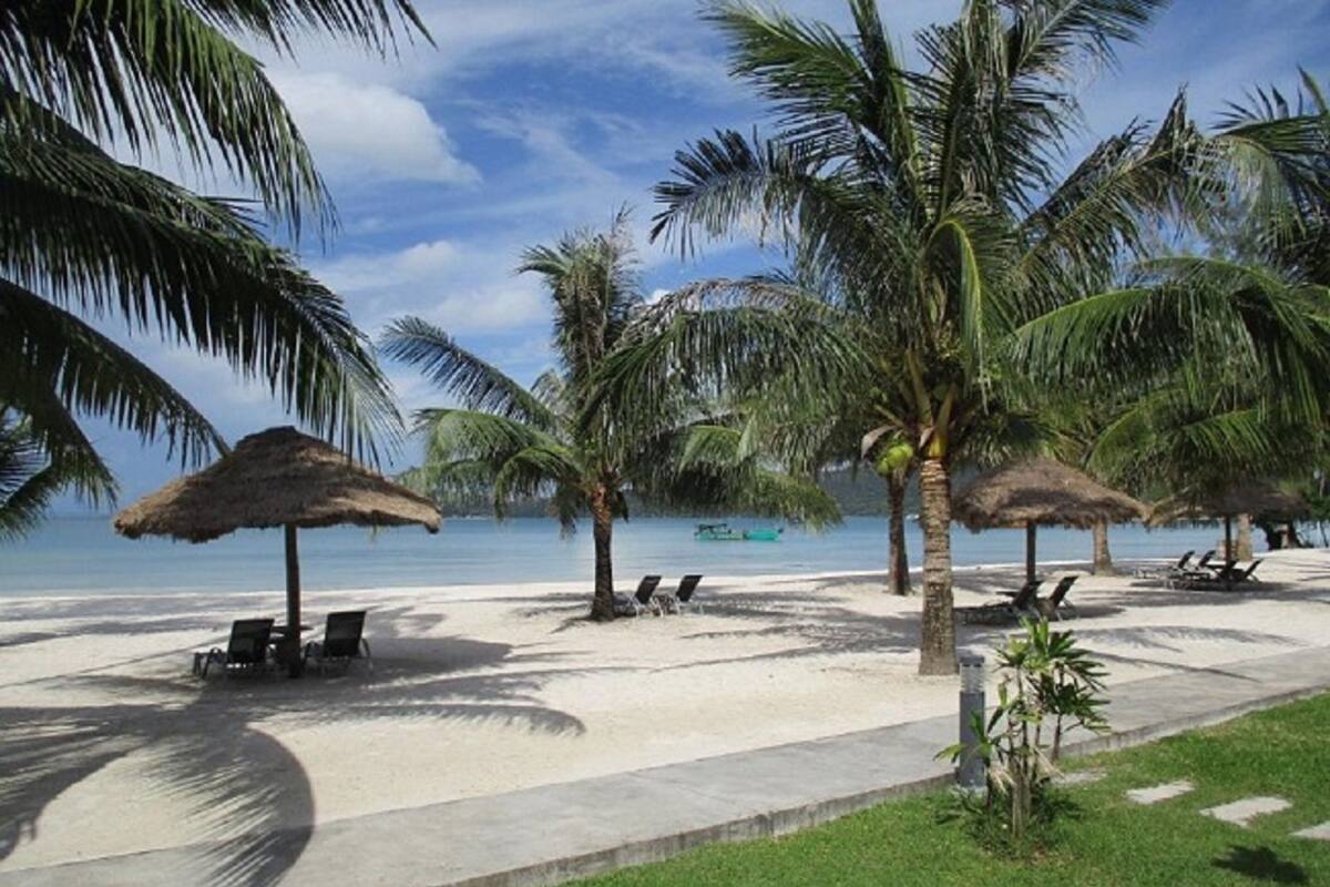 Vila, pemandangan laut, menghadap pantai | 1 kamar tidur, seprai premium, bantalan ekstra lembut, dan minibar