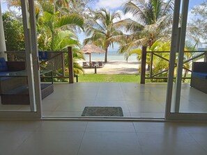 Terrace/patio - Saracen Bay Resort (Koh Rong Sanloem)