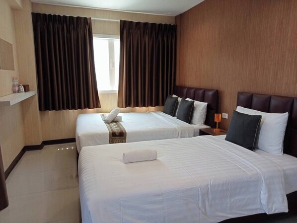 Family Quadruple Room, Non Smoking, Canal View | Free WiFi - KS HOUSE (Bangkok)