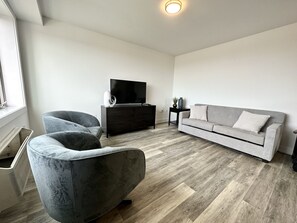 Living area - New York City Views in New Jersey (Union City)