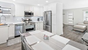 Coffee/tea maker, fridge, microwave, oven - Dilworth Retreat | Walk to Everything | Parking (Charlotte)