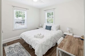 2 bedrooms, iron/ironing board, free WiFi, bed sheets