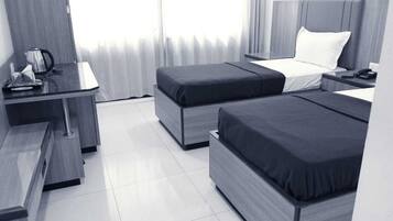 9 bedrooms, iron/ironing board, WiFi, bed sheets