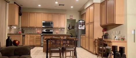 客房, 1 間臥室, 露台, 山景 | 用餐區