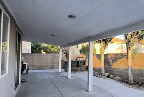 Habitación, 1 habitación, patio, vistas a la montaña | Terraza o patio
