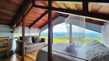 Family Cabin | Blackout drapes, travel crib, free wired internet, bed sheets