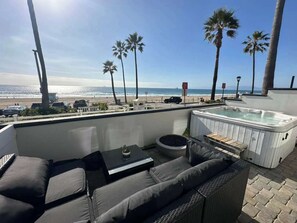 Terrace/patio - Manhattan Beach Beachfront On The Strand (Manhattan Beach)