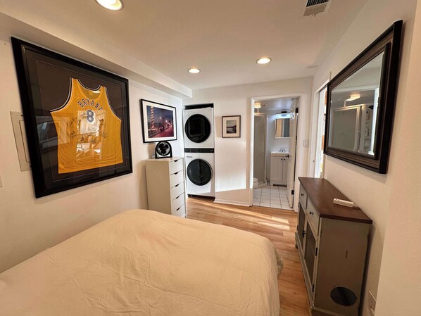 1 bedroom, iron/ironing board, travel crib, WiFi