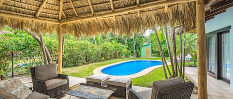 Villa, 2 slaapkamers | Zwembad | Een buitenzwembad