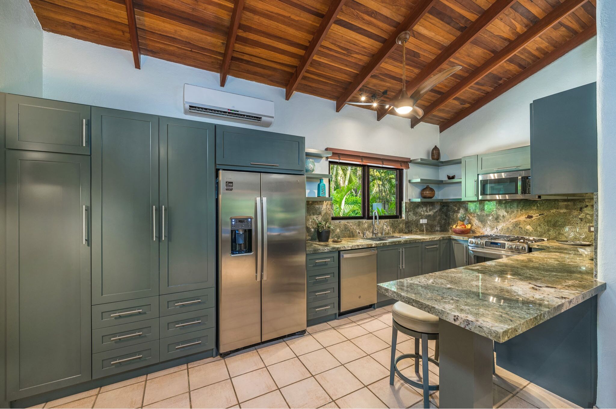 Foto - Tropical Retreat - Private Pool, Steps to Beach