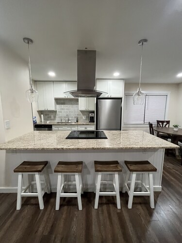 Coastal Living 🏡 Freshly Decorated and Spacious
