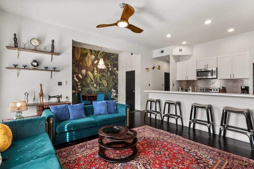 Stylish 2BR | Garden District | Historic Luxury