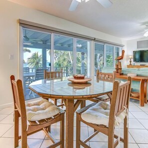 Dining - Complete Duplex on Gated Bayfront Property (Islamorada)