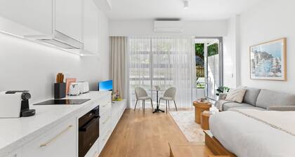 Luxe Central Studio 2 - Close to Randwick