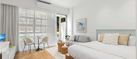 Iron/ironing board, travel cot, WiFi, bed sheets