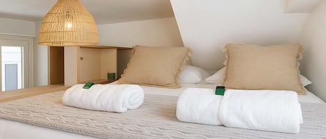 アイロン / アイロン台、旅行用ベビーベッド、WiFi、ベッドシーツ