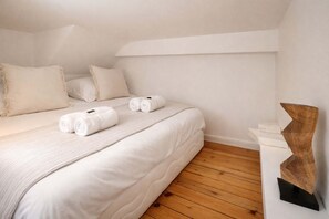 Bügeleisen/Bügelbrett, Reisekinderbett, WLAN, Bettwäsche