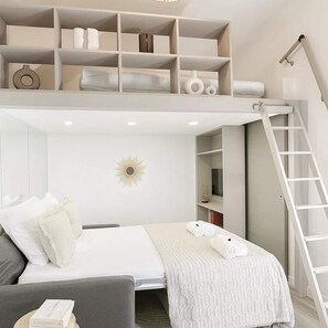 Bügeleisen/Bügelbrett, Reisekinderbett, WLAN, Bettwäsche