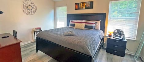 2 bedrooms, iron/ironing board, free WiFi, bed sheets