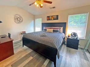 2 chambres, fer et planche à repasser, Wi-Fi gratuit, draps fournis