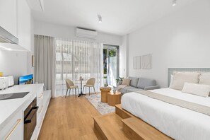 1 bedroom, iron/ironing board, WiFi, bed sheets - Luxe Central Studio 3 - Close to Randwick (Maroubra)