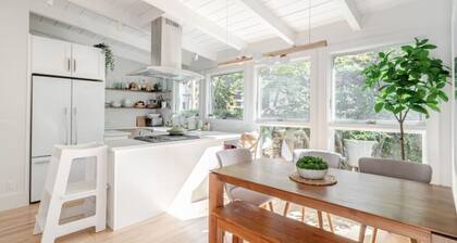 Charming Victorian Oasis: Elegant & Spacious Haven