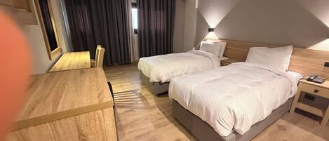 Double room | Minibar, escritorio, espacio para trabajar con laptop y insonorización