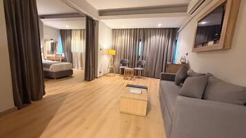 Executive Suite | Living area