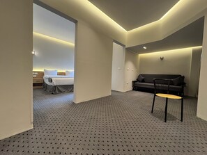 Suite Eksekutif | Minibar, meja kerja, ruang kerja ramah laptop, dan kedap suara