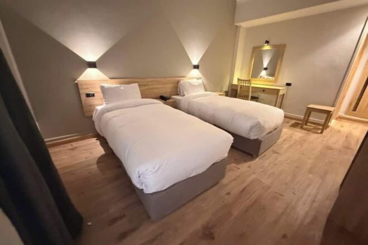 Minibar, una scrivania, postazione laptop, insonorizzazione