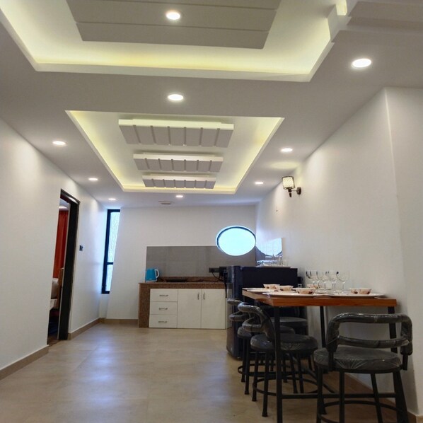 Dining - Travelers Paradise (Karyabinayak)