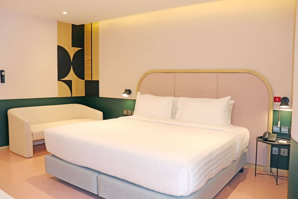 Deluxe Room with Shower | Minibar, Zimmersafe, schallisolierte Zimmer, Bügeleisen/Bügelbrett
