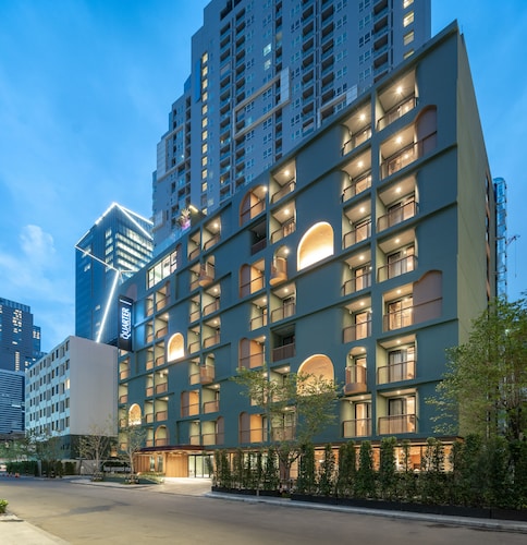 ザ クォーター ラチャテウィー バイ UHG