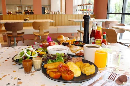 Tägliches Frühstücksbuffet gegen Gebühr
