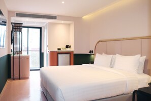 Rom – superior, 1 kingsize-seng, ikke-røyk | Minibar, safe på rommet, lydisolert og strykejern/-brett