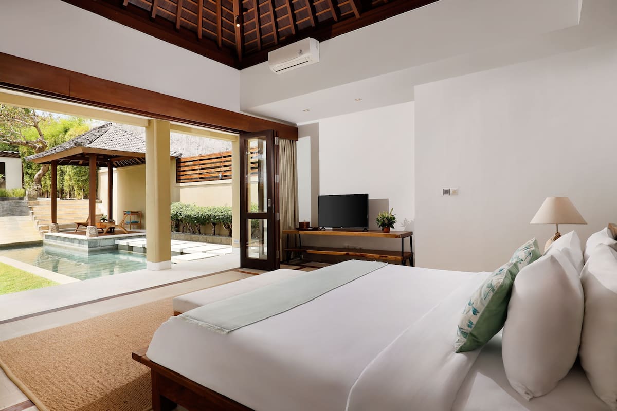 Omegia 5 Bedroom Pool Villa | 2 bedrooms, minibar, in-room safe, desk