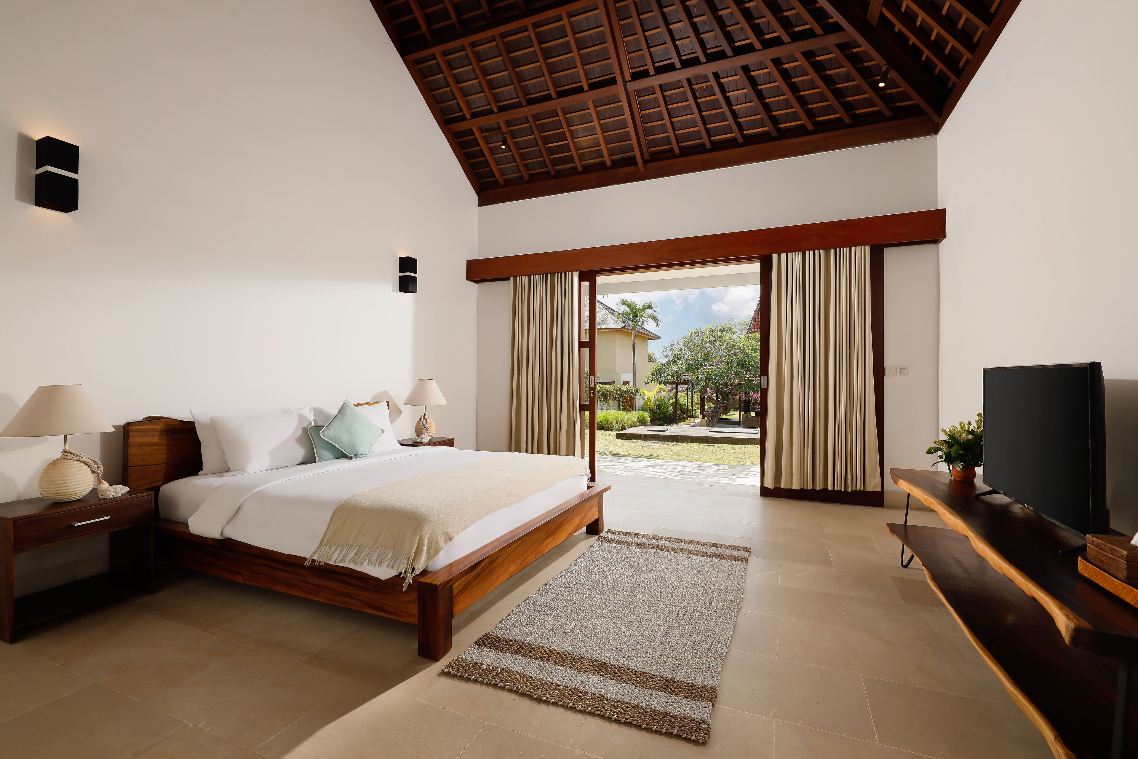 Minibar, coffres-forts dans les chambres, bureau, chambres insonorisées