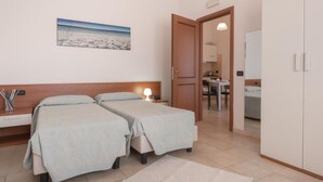 Apartemen, 2 kamar tidur, balkon | 3 kamar tidur