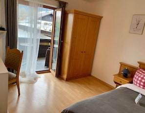 Traditional Single Room | Individually furnished, free WiFi, bed sheets - Pension Berghupferl - do legst di nieda (Oberaudorf)