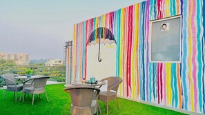 Outdoor dining - BluO Studio4 DLF CyberCity - Balcony, Gym TT, Lift (Gurugram)