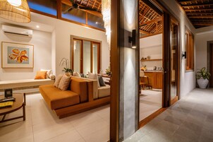 Vila superluxo, 2 quartos | Área de estar | TV LED 32 polegadas com canais digitais