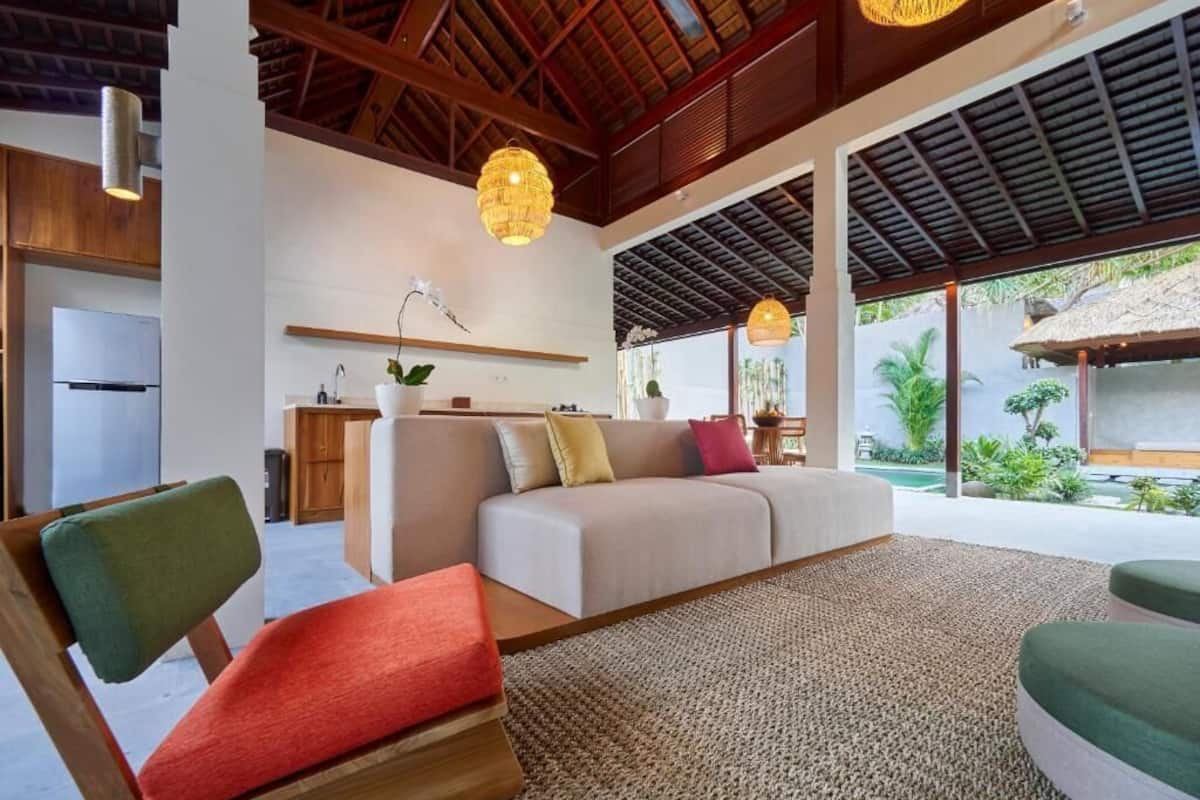 Iris 2 Bedroom Pool Villa | 3 slaapkamers, een minibar, een kluis op de kamer, een bureau